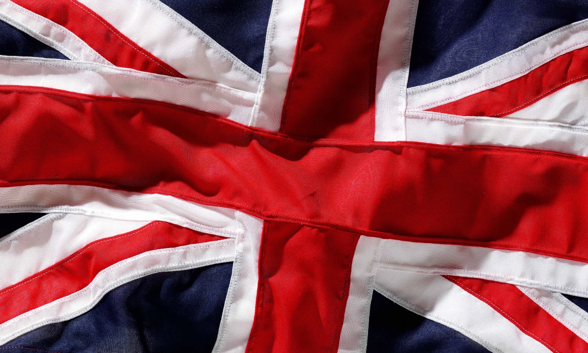 By Dana Robertson Creative Director and Founder of Neon. The Royal Mail Glorious United Kingdom Smiler sheet researched by Neon, was part of a set designed to celebrate some of the unique places, structures and landmarks found throughout the United Kingdom. As well as the The Royal Mail Glorious United Kingdom Smiler sheet other projects have included products about the London 1908 and 2012 Olympic Games, celebrating the 40th anniversary of the first flight of Concorde Smiler sheet, as well as products celebrating 10 years of the London Eye, to name just a few… Research, copywriting and design by Neon Design & Branding Consultancy www.neon-creative.com