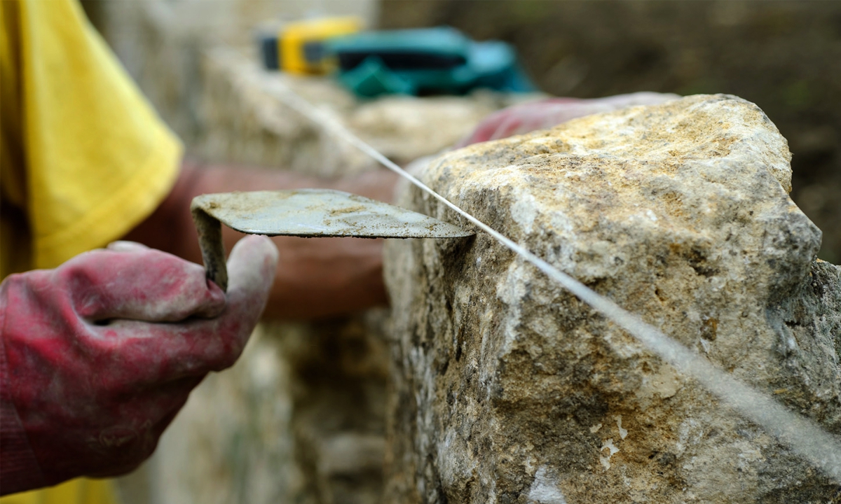 By Dana Robertson Creative Director and Founder of Neon. Natural craft skills. Neon were approached by award winning garden builders Walmsley Shaw, to help them to become top of mind for commissions from respected and renown garden designers, architects and developers. The subsequent new brand identity and website took inspiration from owner Martin Shaw’s belief that ‘you build with nature, not against it’. With copy from award winning writer Lindsay Camp, the new website was designed to be more ‘tell’ rather than ‘sell’ with the goal of not only showcasing Walmsley Shaw’s building and landscaping skills, but also their considerable communication, logistic and planning abilities. Idea, art direction and design by Neon Design & Branding Consultancy www.neon-creative.com