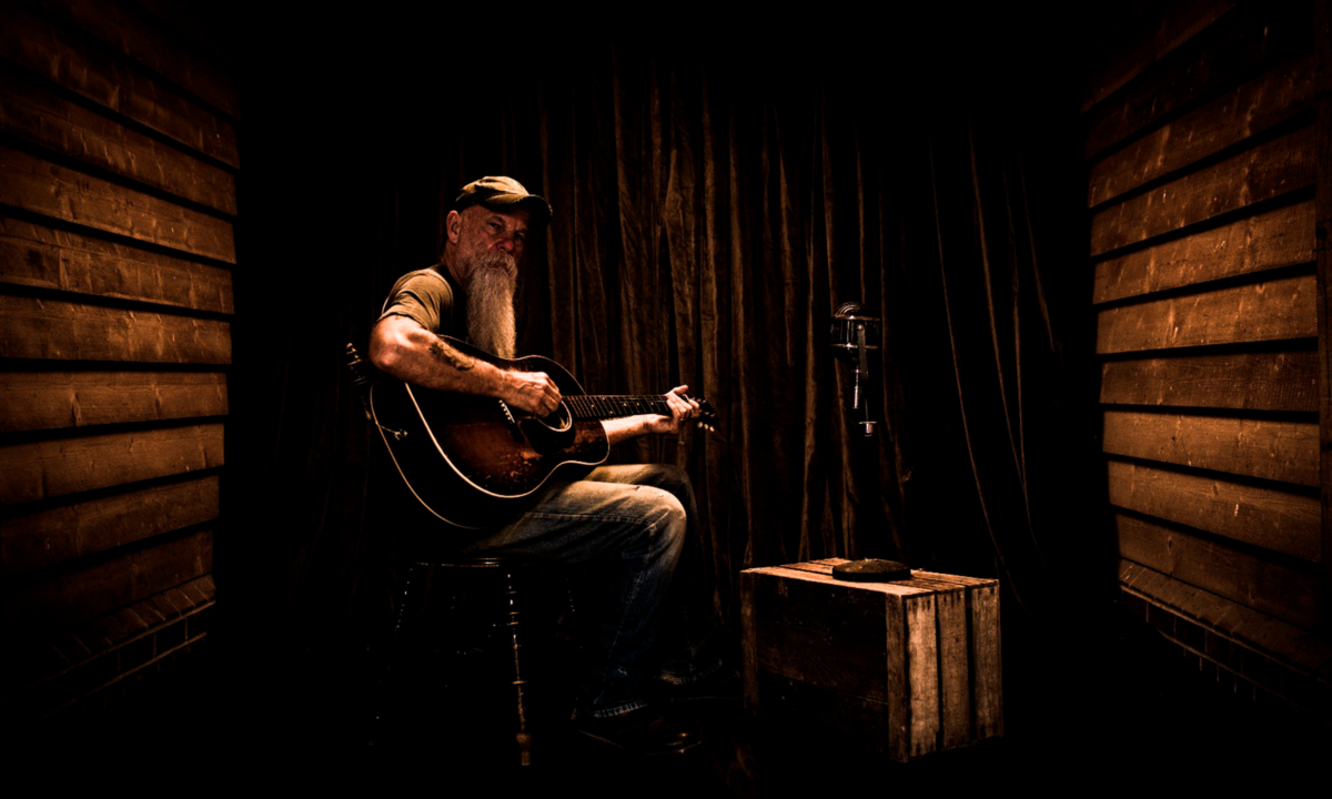 Seasick Steve on set of Blues in mono photoshoot